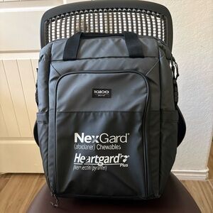 Igloo Gray Men nexguard heartguard backpack